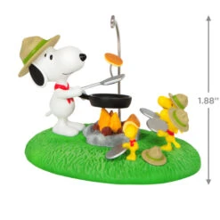 Hallmark The Peanuts® Gang Pancake Pals Ornament -Hallmark Shop Snoopy Beagle Scouts Pancake Breakfast Keepsake Ornament 1899QXI7049 03