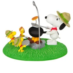 Hallmark The Peanuts® Gang Pancake Pals Ornament -Hallmark Shop Snoopy Beagle Scouts Pancake Breakfast Keepsake Ornament 1899QXI7049 06